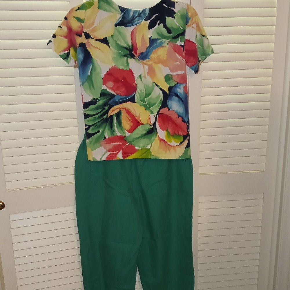 Alfred Dunner petite small summer top and Kim Rogers Size M Capri pants